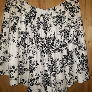Cider Monochrome Floral Skirt